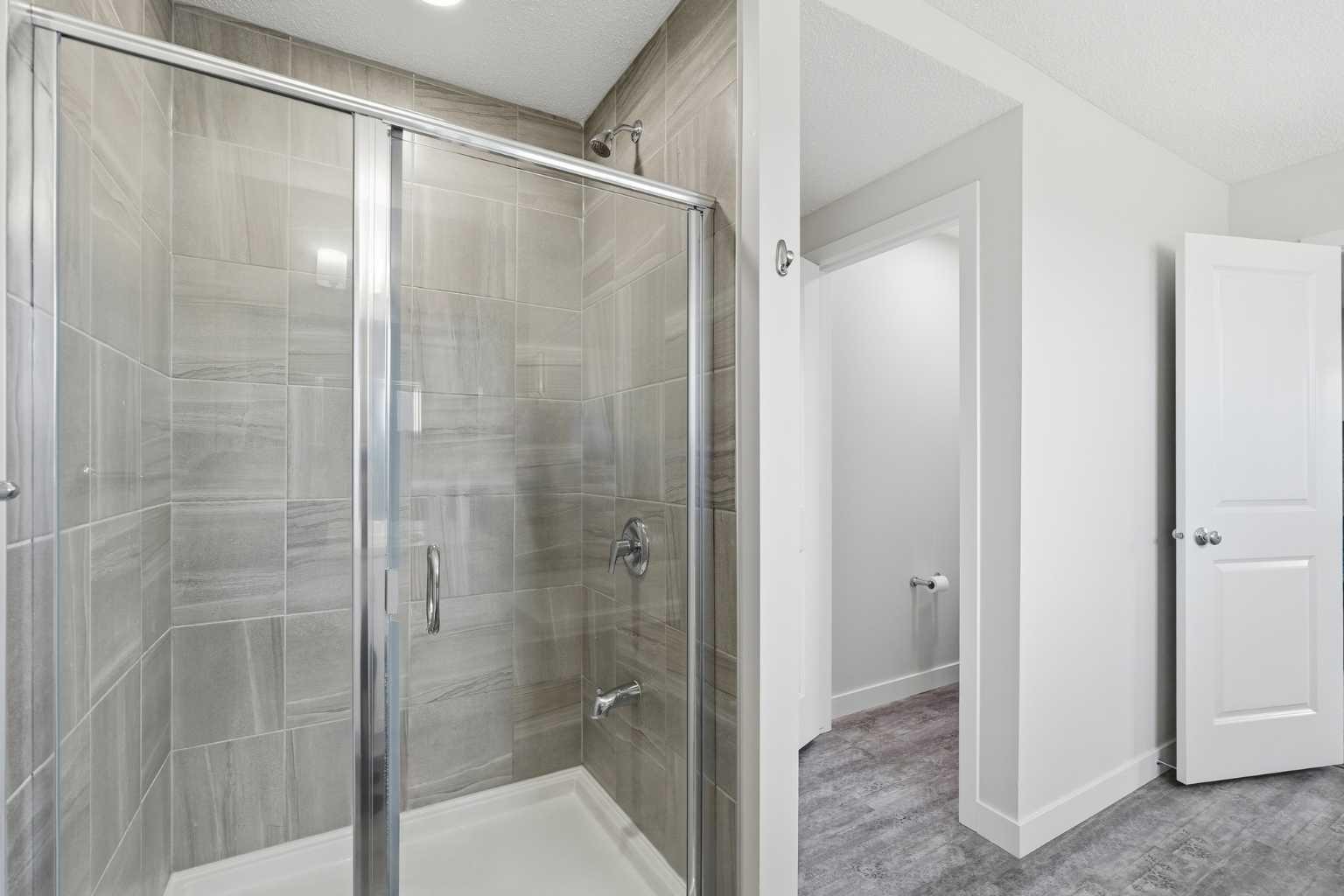 15 Lawrence Green SE