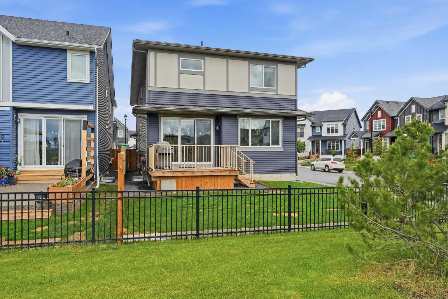 15 Lawrence Green SE