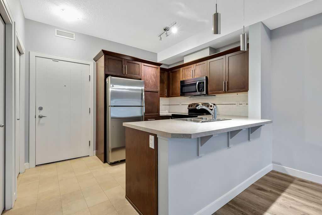 111, 20 Royal Oak Plaza NW