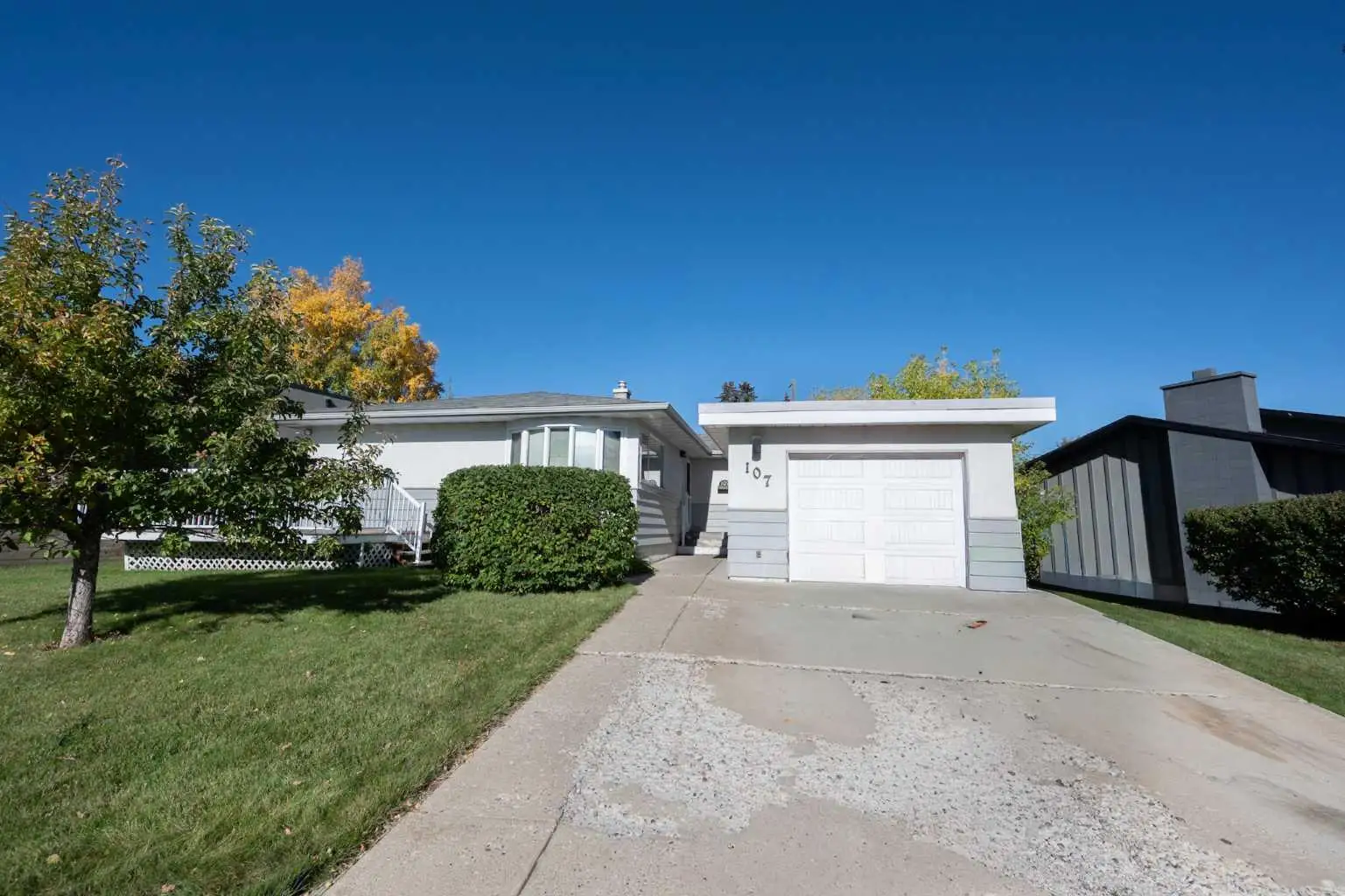107 Hallbrook Drive SW