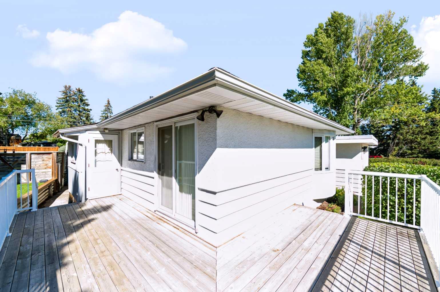 107 Hallbrook Drive SW