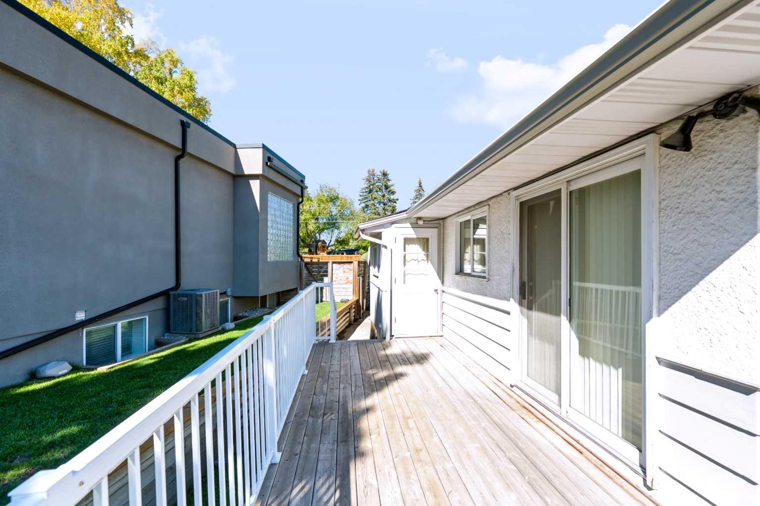 107 Hallbrook Drive SW