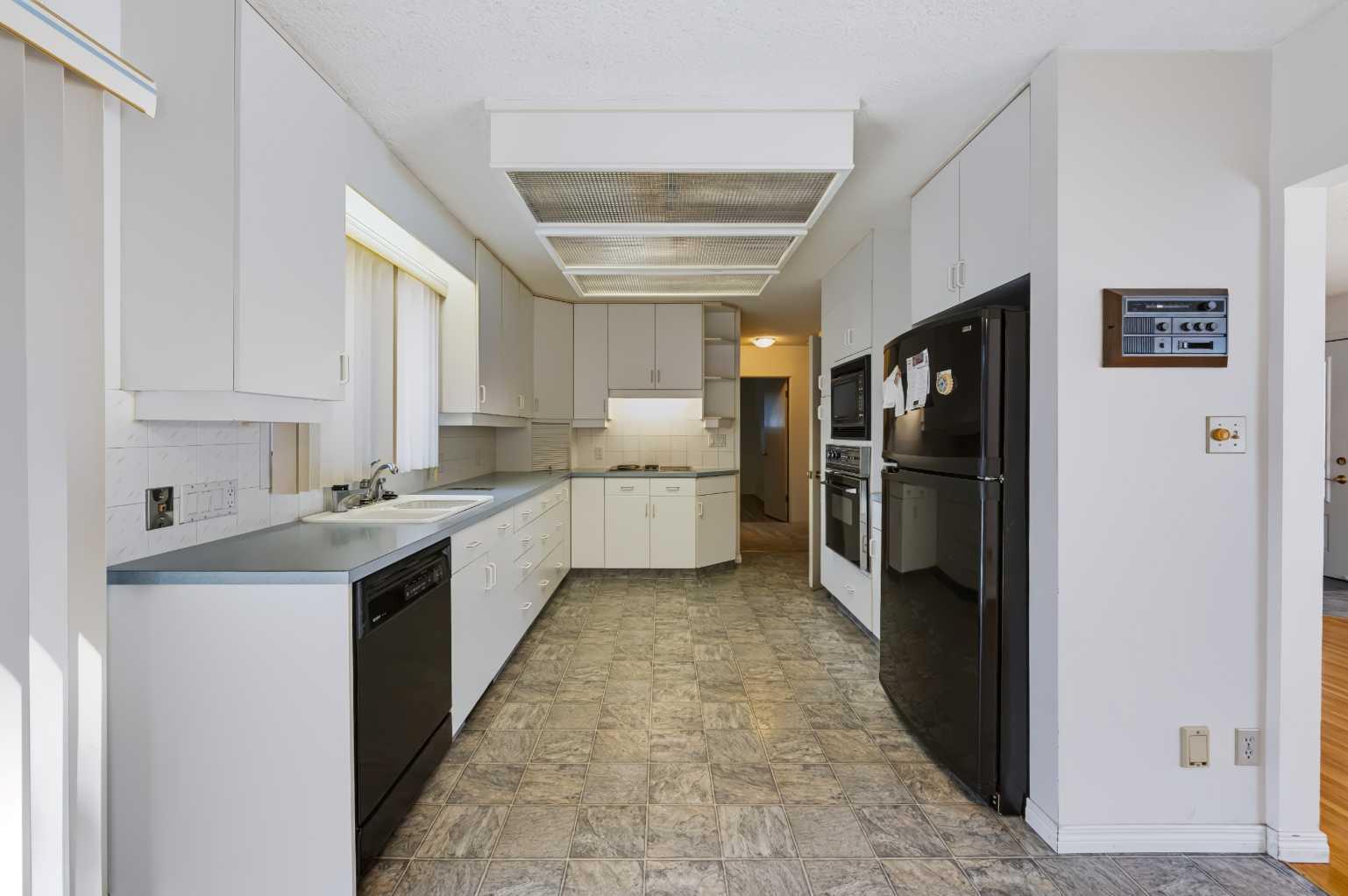 107 Hallbrook Drive SW