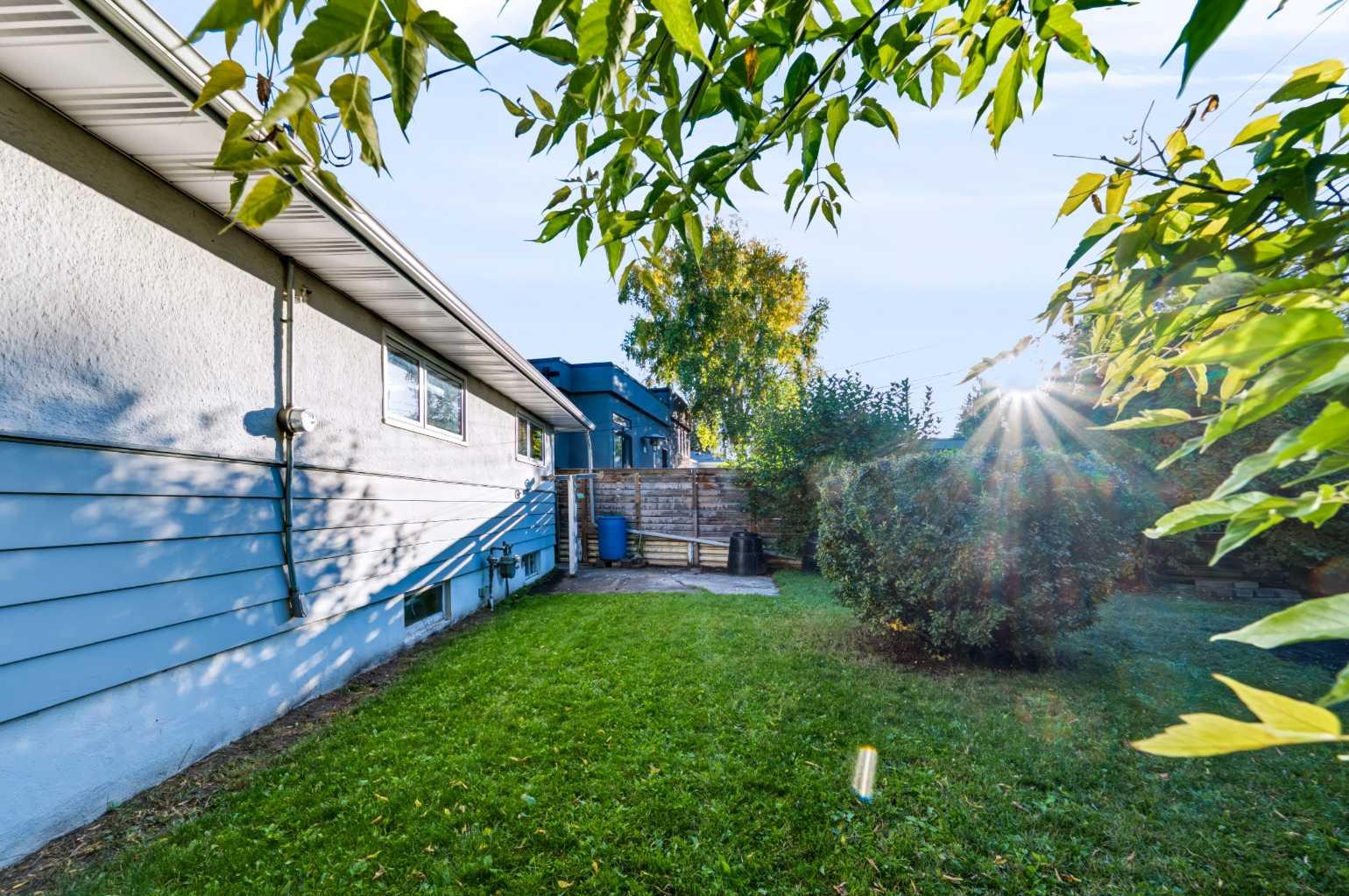 107 Hallbrook Drive SW