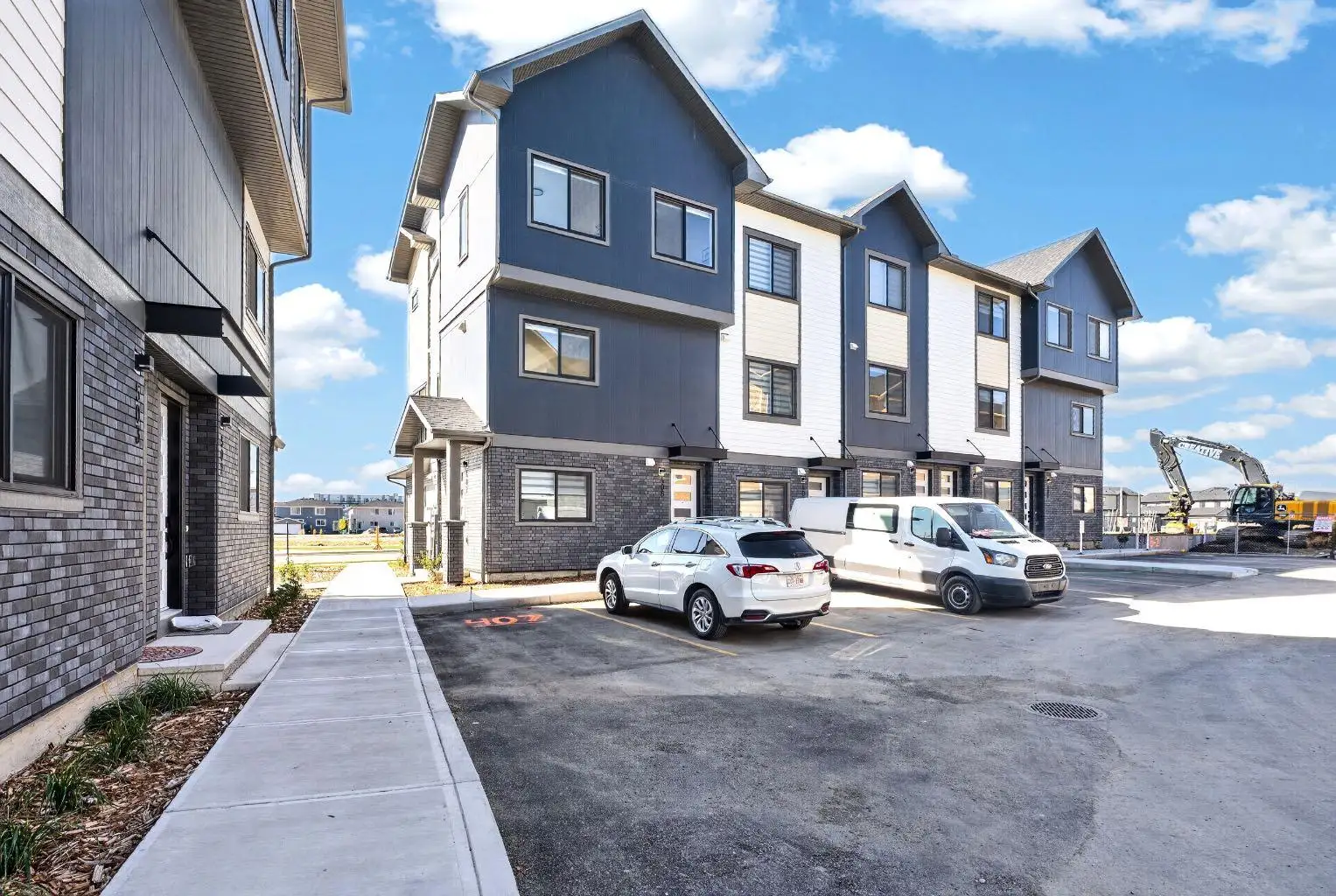 403, 200 Belvedere Boulevard SE