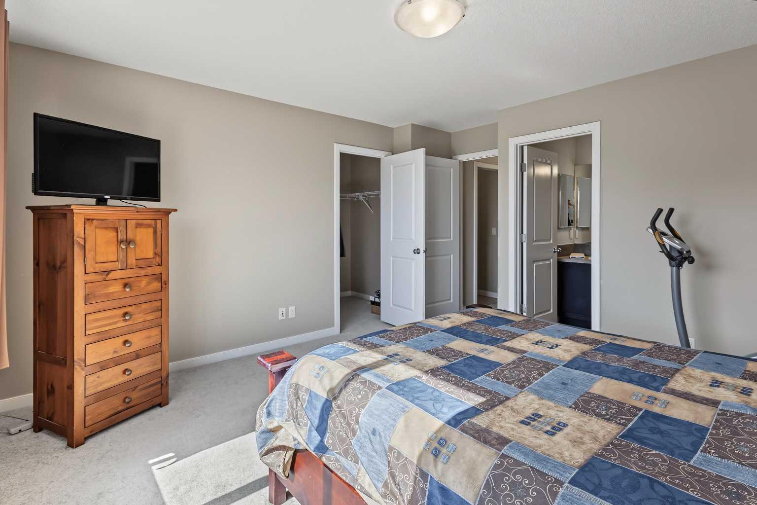 13 Panora View NW
