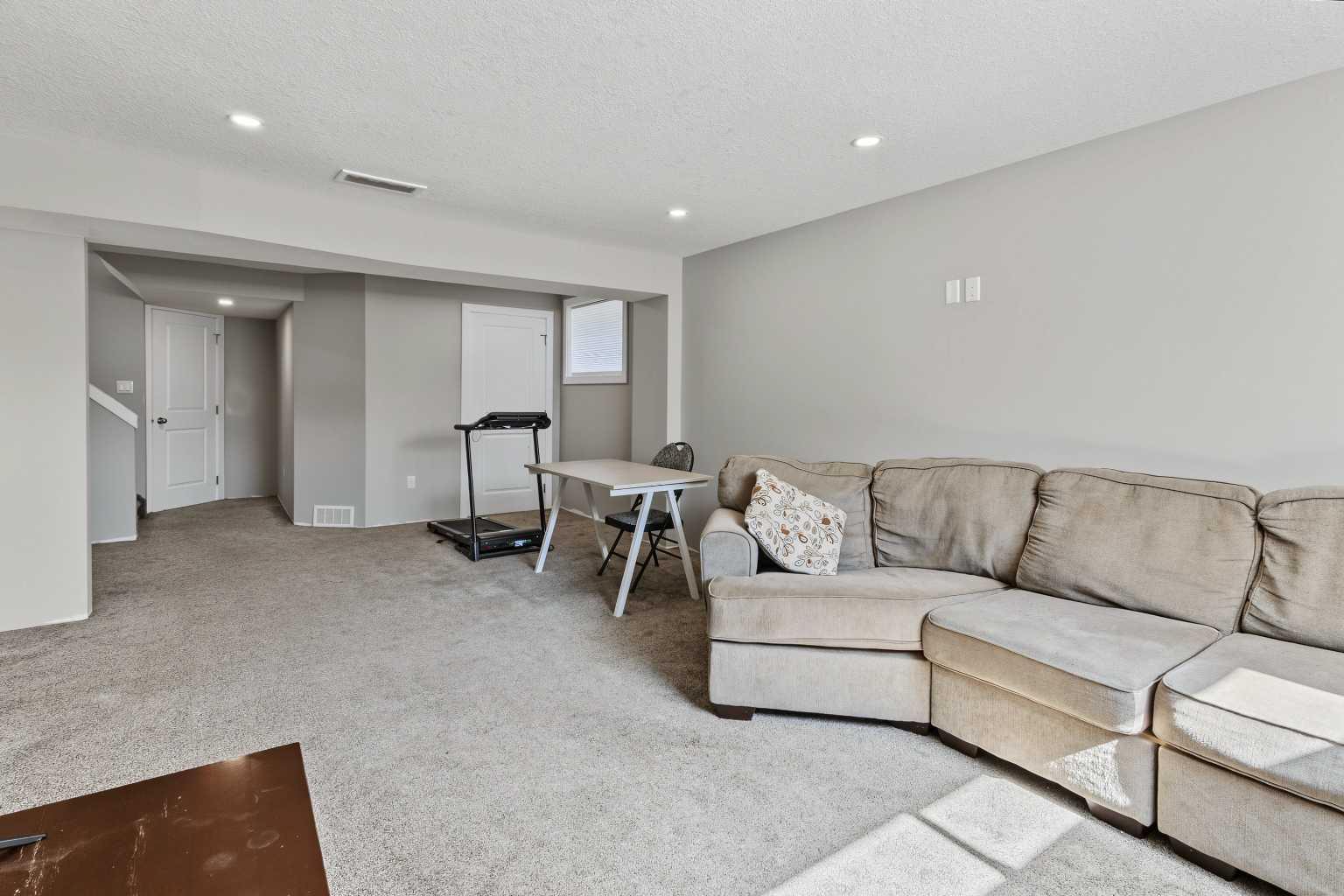 13 Panora View NW