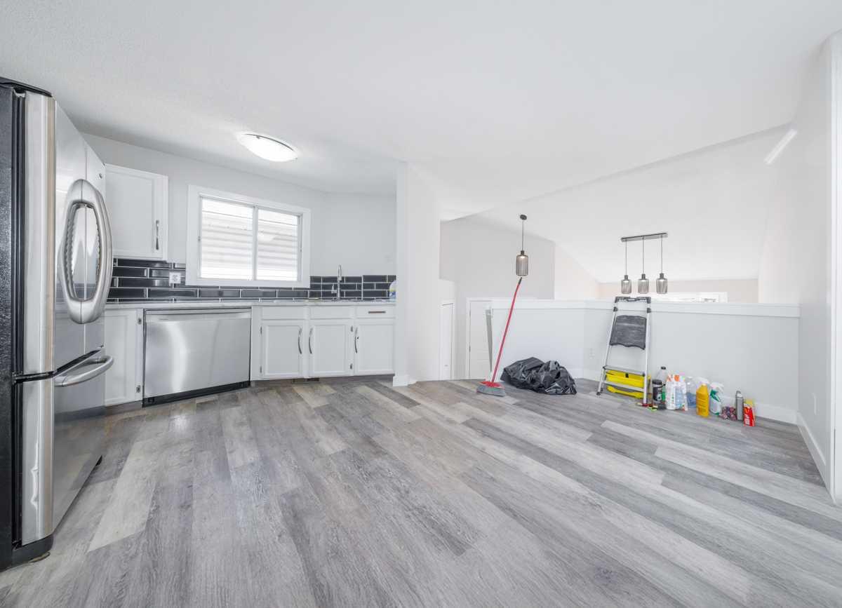 5 Erin Grove Place SE