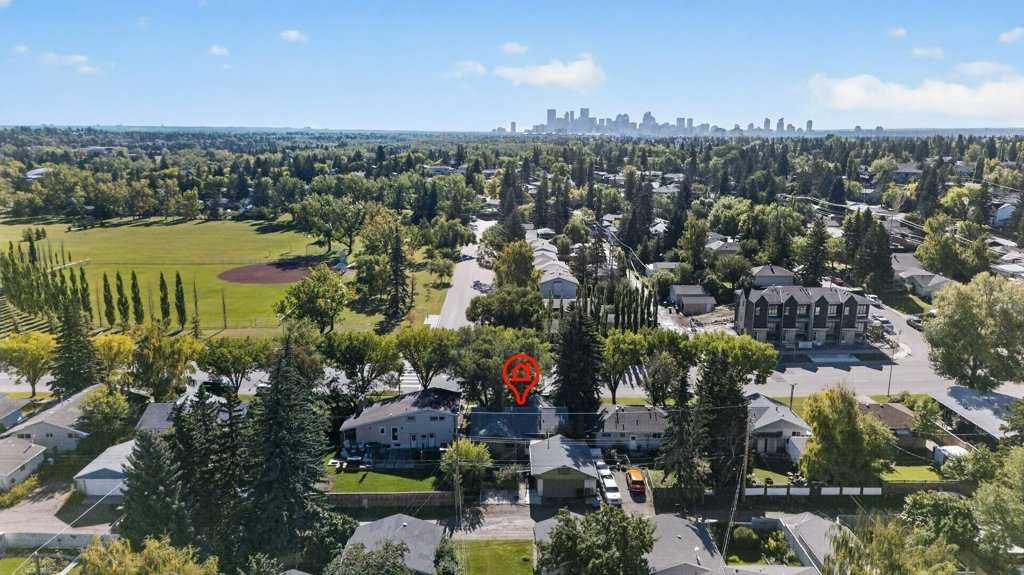 3819 Charleswood Drive NW