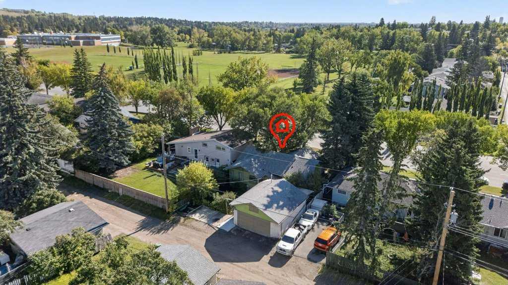 3819 Charleswood Drive NW