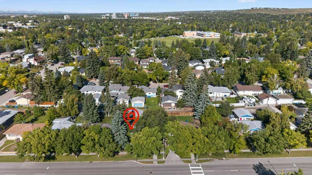 3819 Charleswood Drive NW