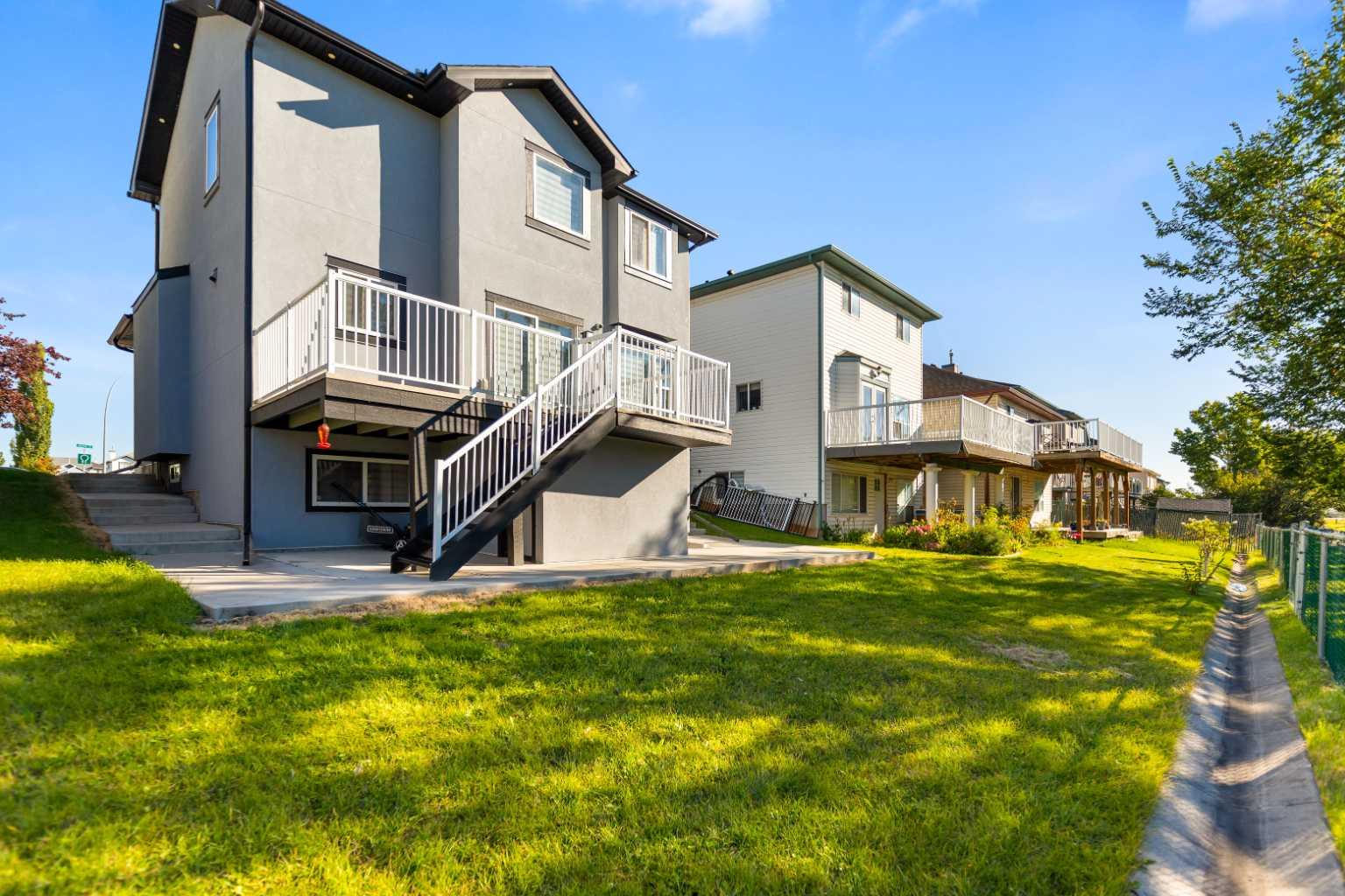 23 Anaheim Circle NE