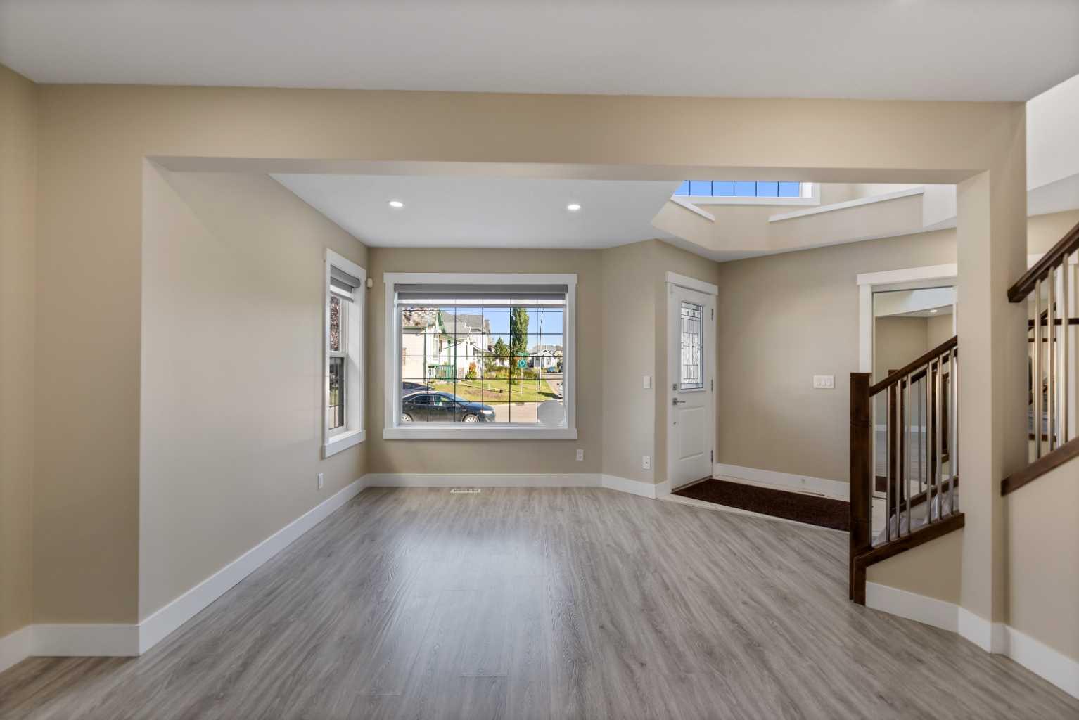 23 Anaheim Circle NE