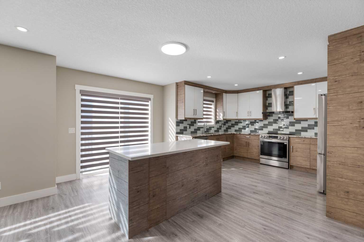 23 Anaheim Circle NE