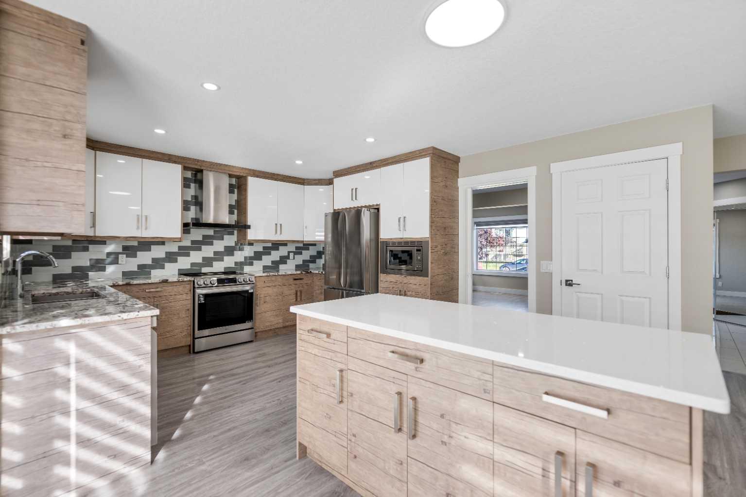 23 Anaheim Circle NE