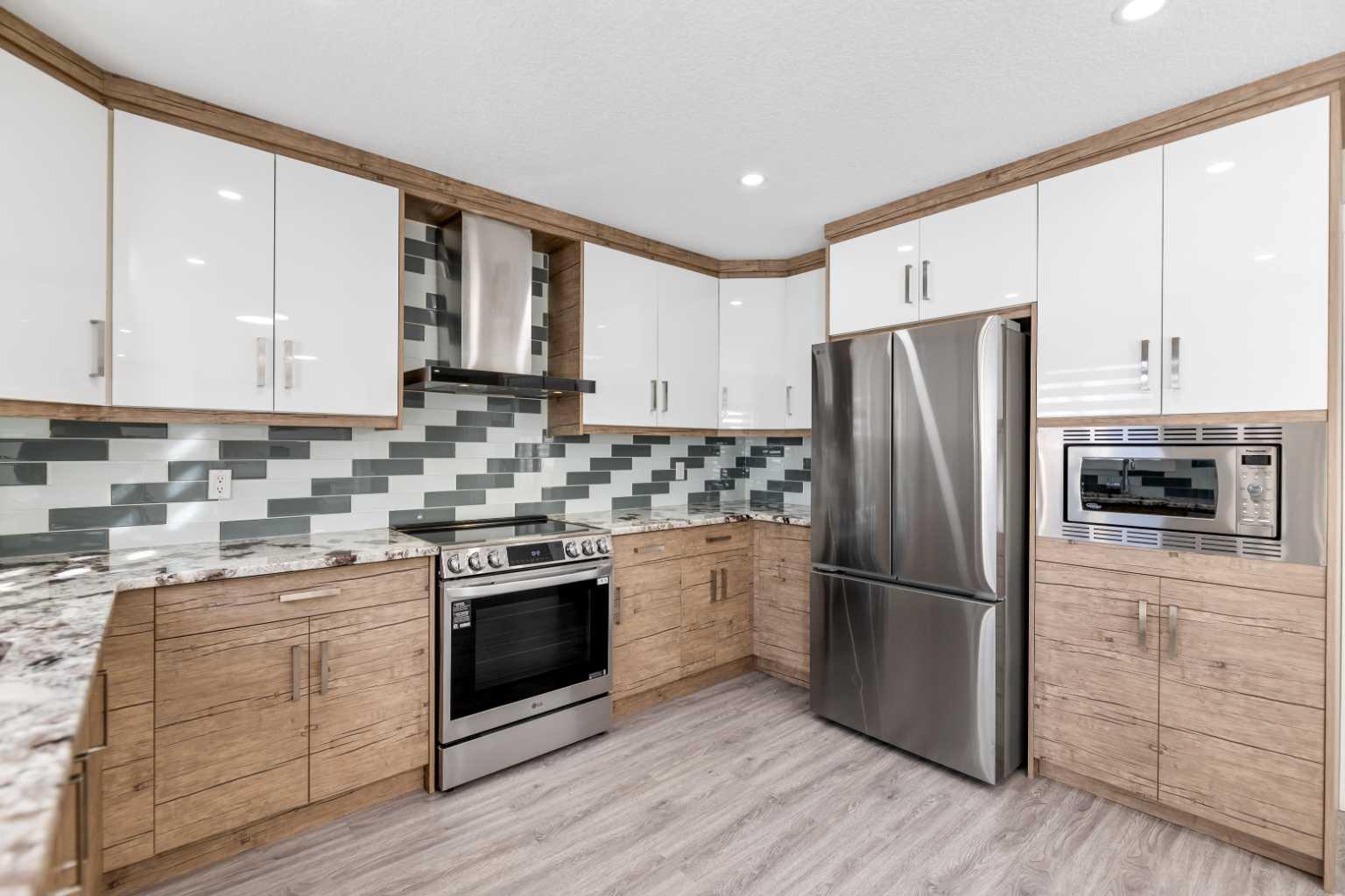 23 Anaheim Circle NE