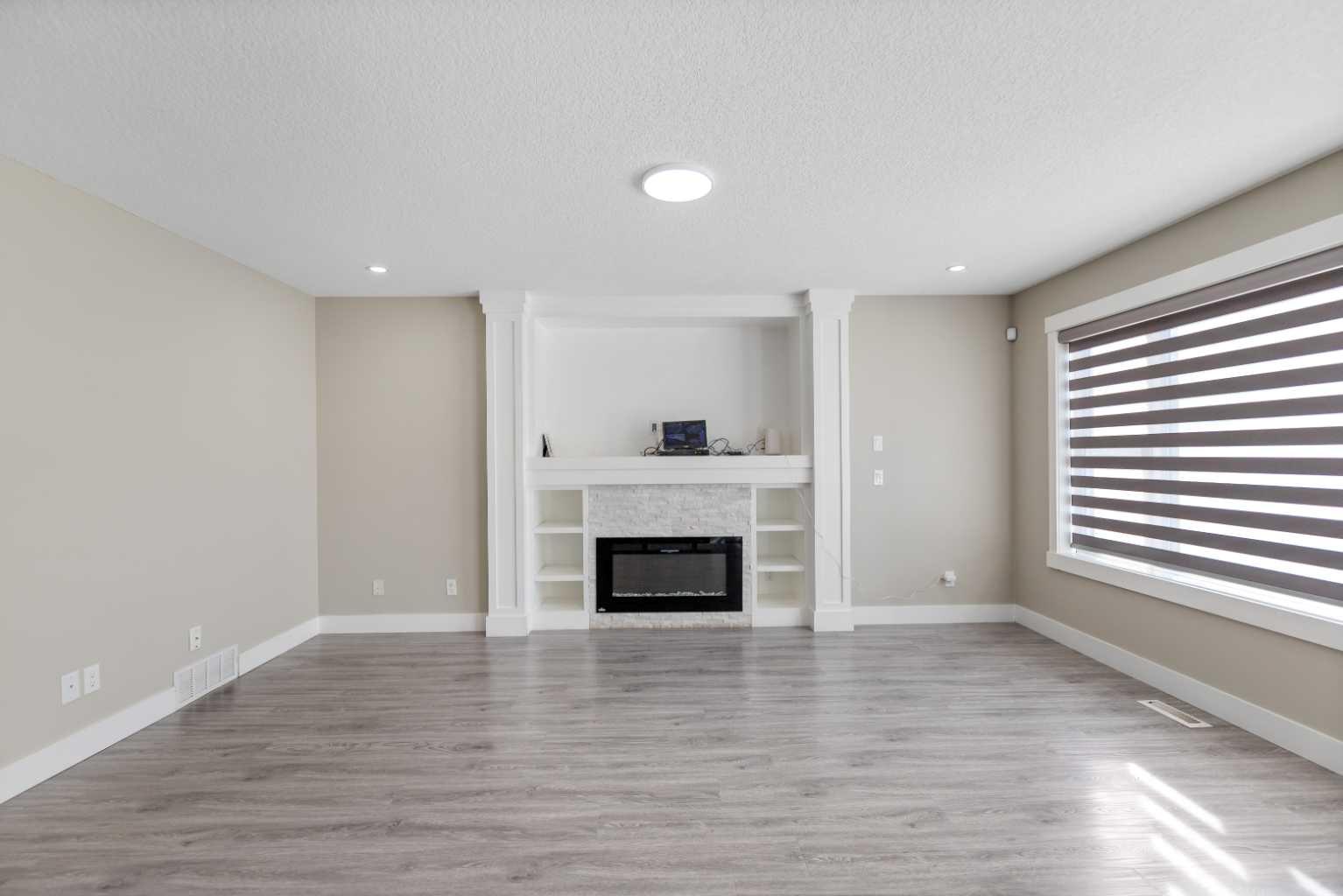 23 Anaheim Circle NE