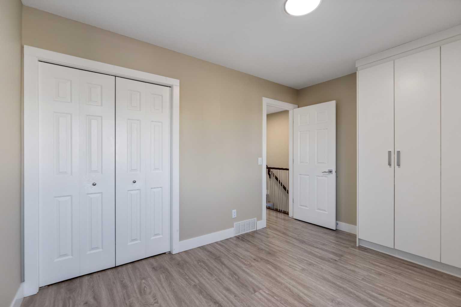23 Anaheim Circle NE
