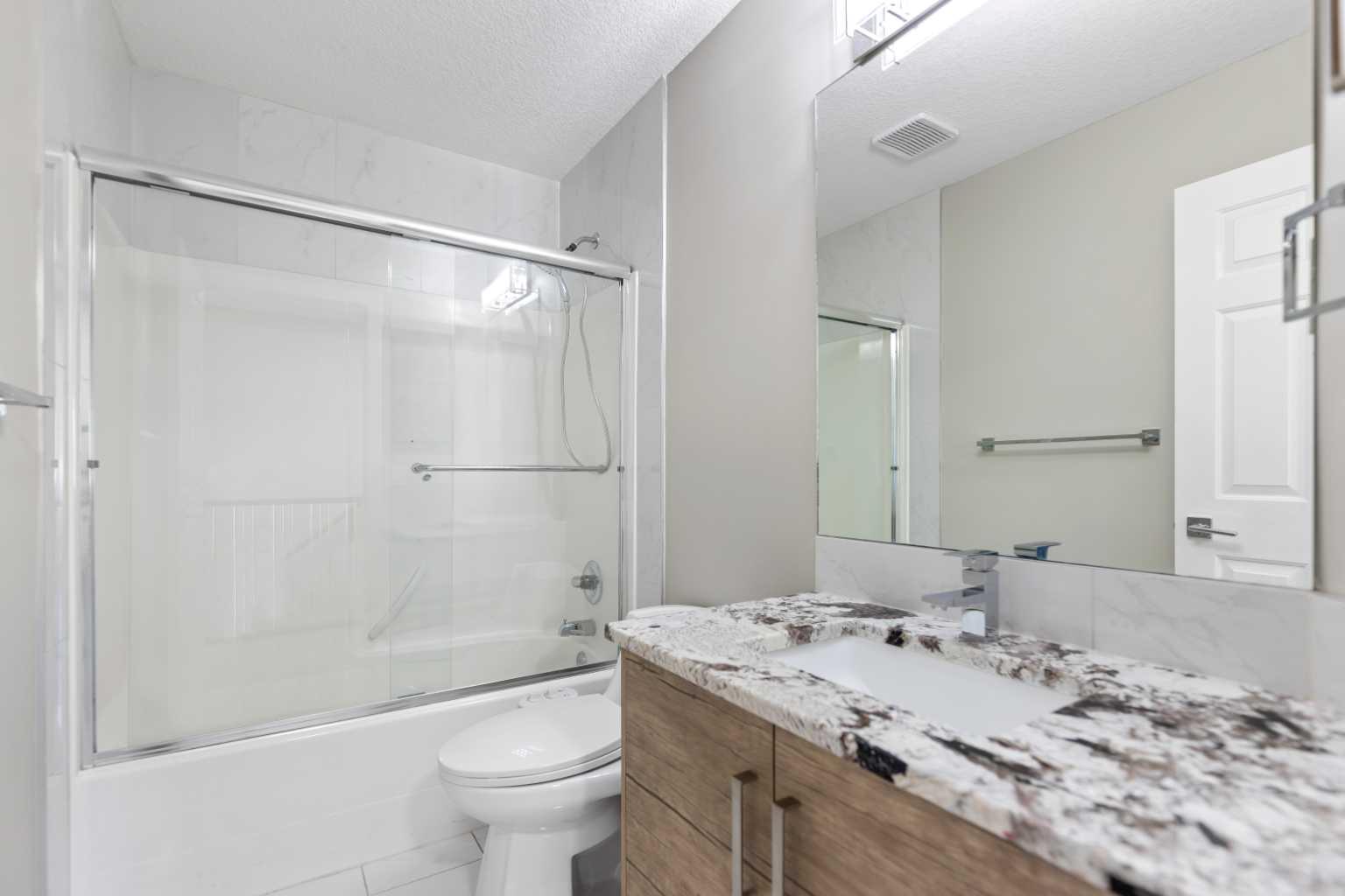 23 Anaheim Circle NE