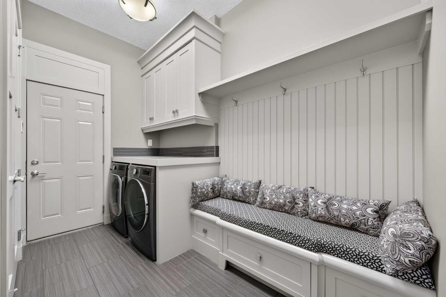4 Aspen Cliff Close SW