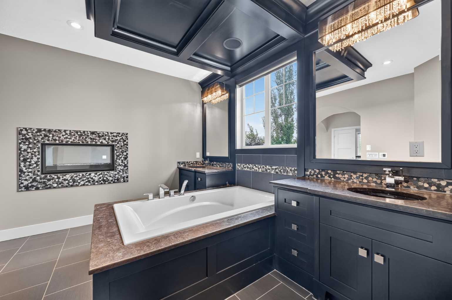 4 Aspen Cliff Close SW