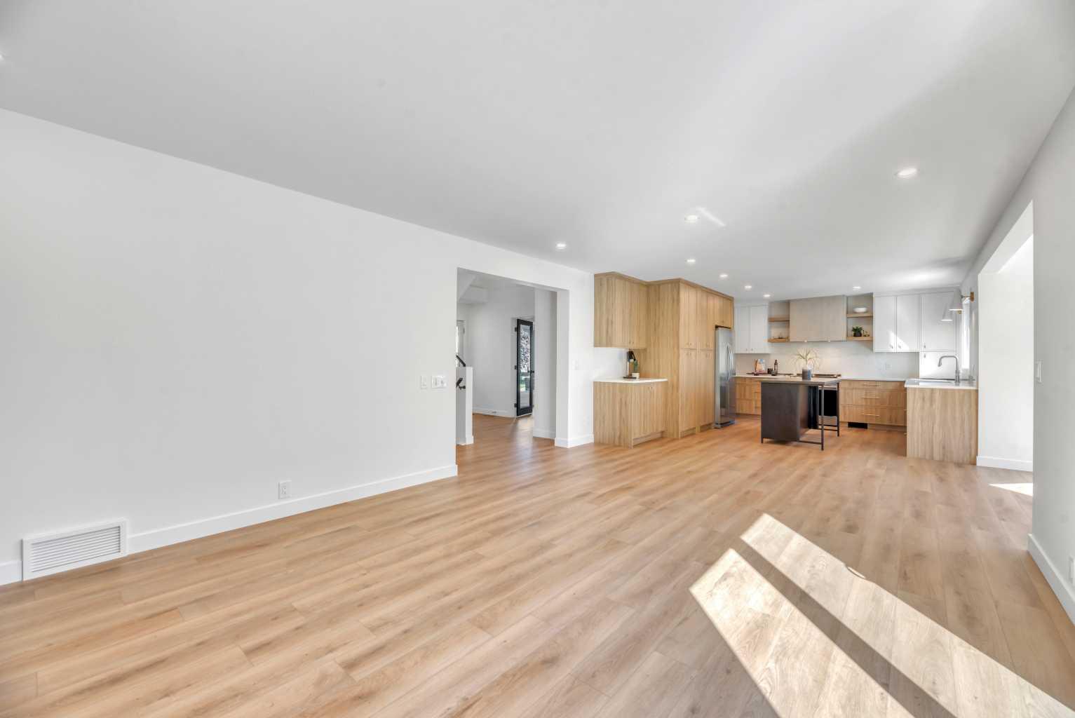 238 Hawktree Bay NW