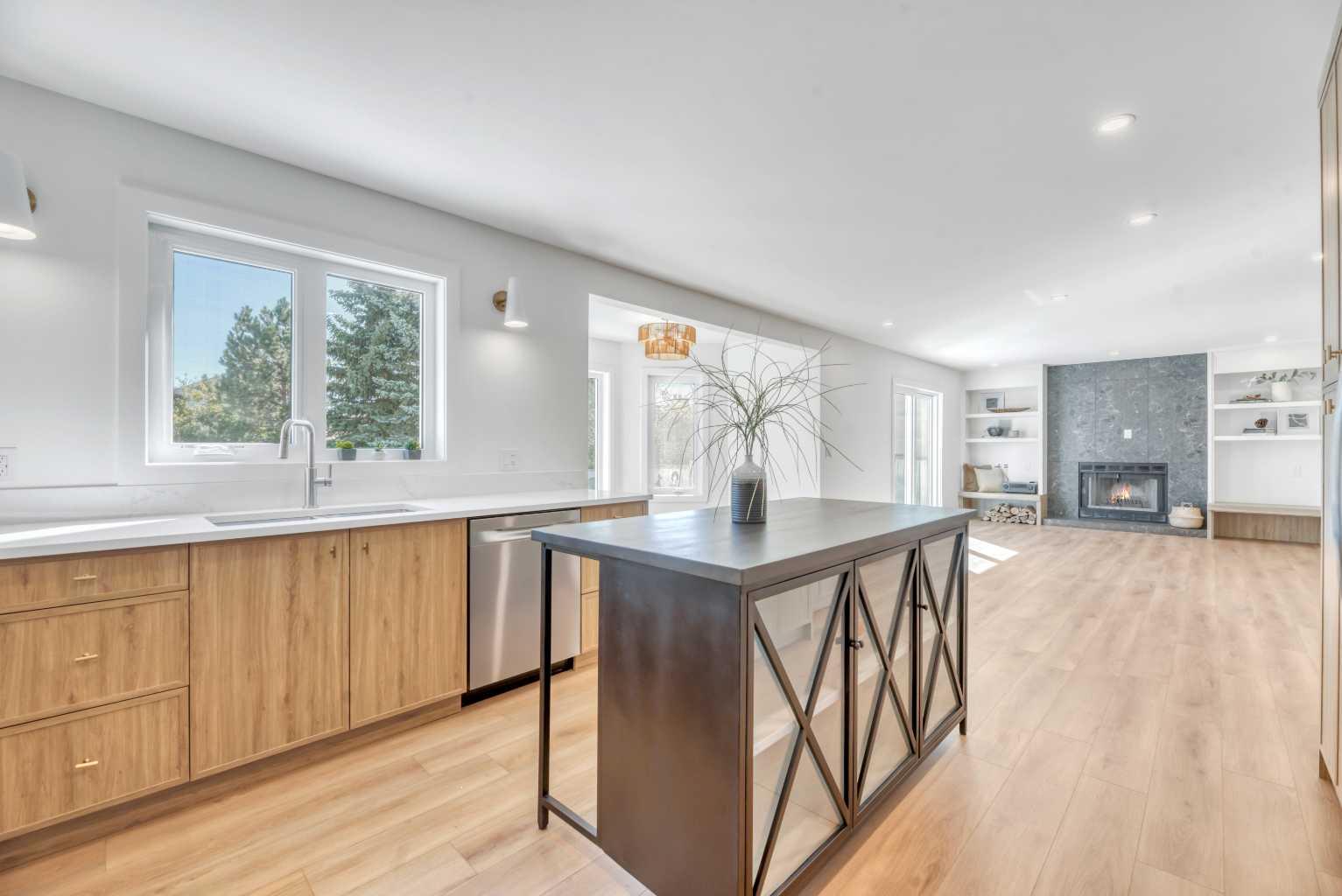 238 Hawktree Bay NW