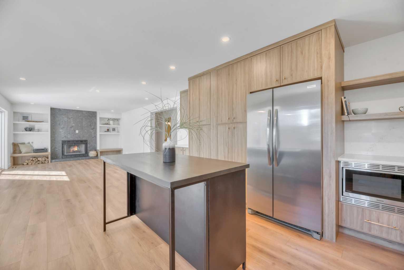 238 Hawktree Bay NW