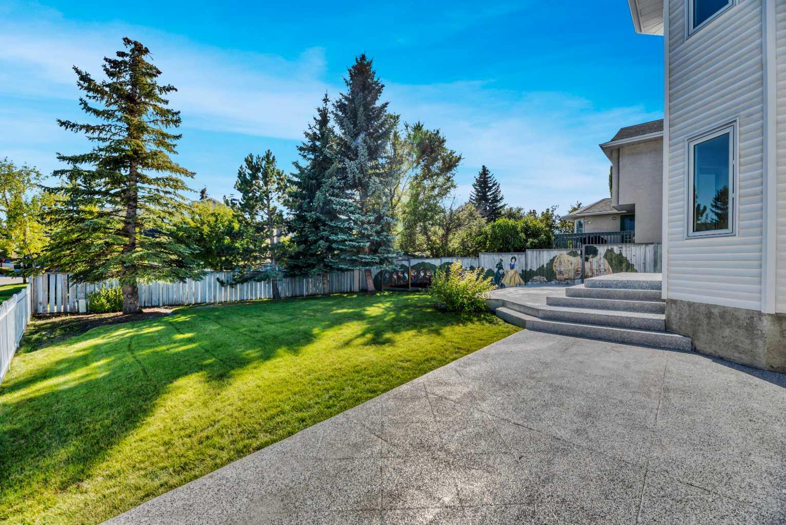 238 Hawktree Bay NW