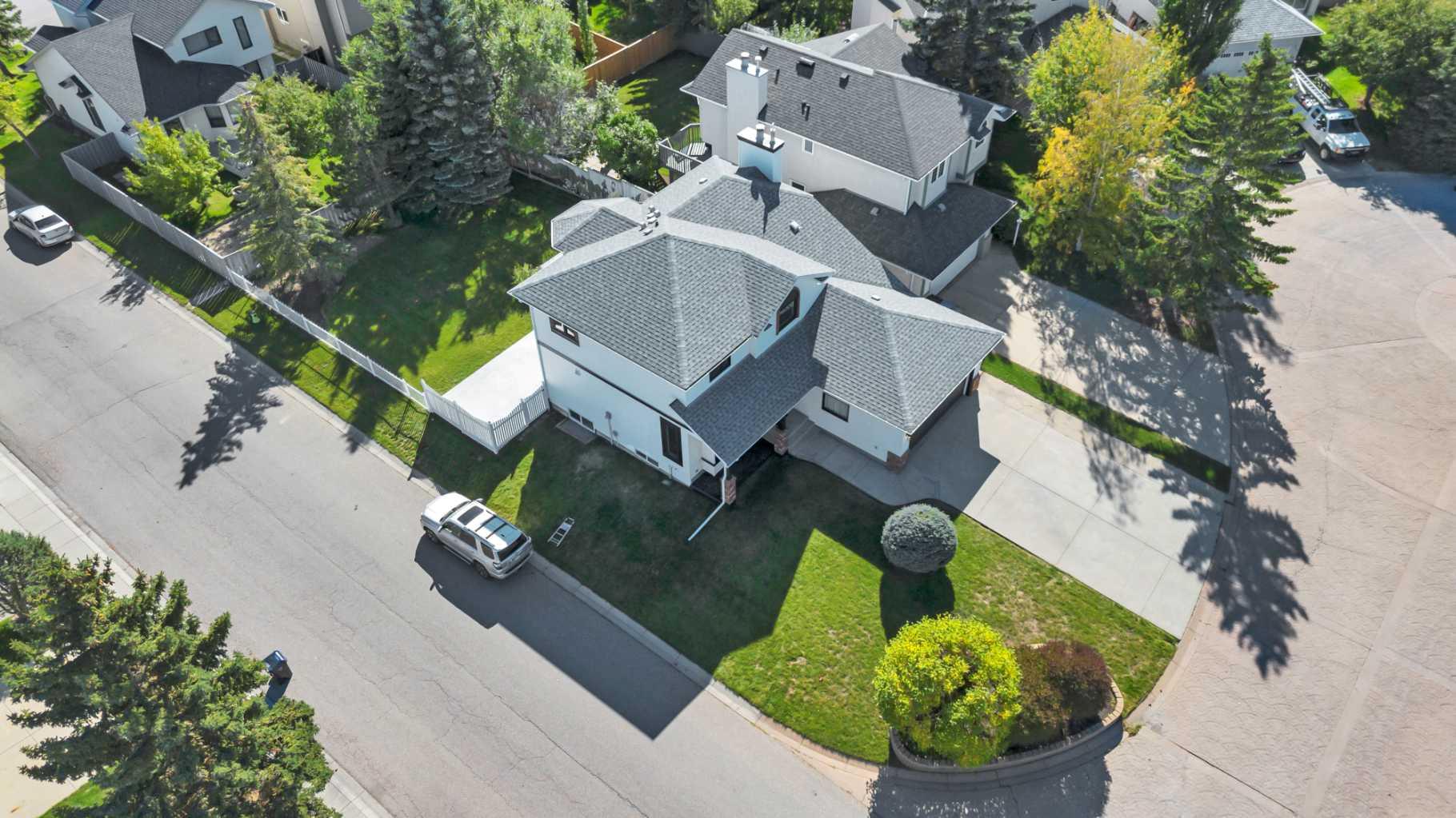 238 Hawktree Bay NW