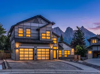 258 Grizzly Crescent 