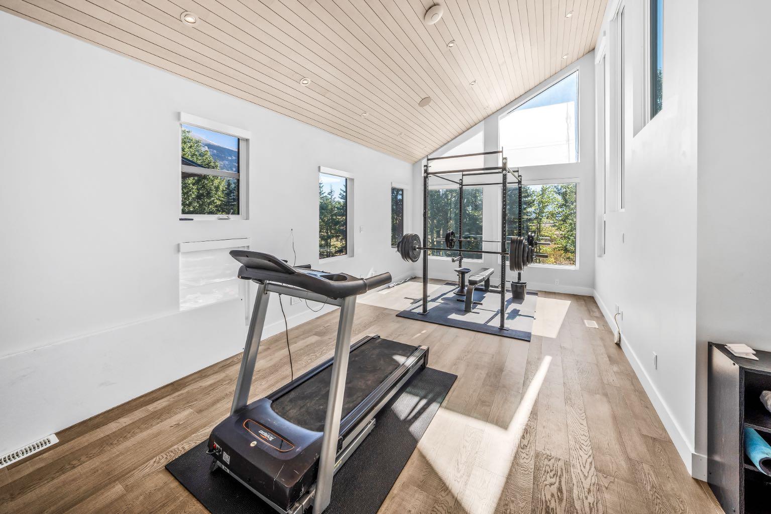 258 Grizzly Crescent 