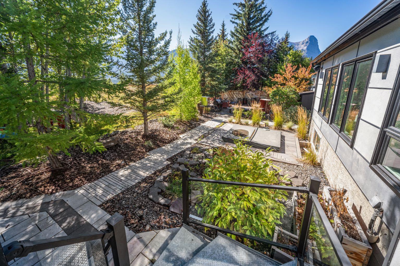 258 Grizzly Crescent 
