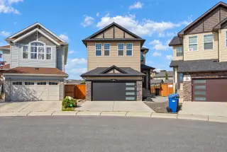 44 Skyview Point Terrace NE