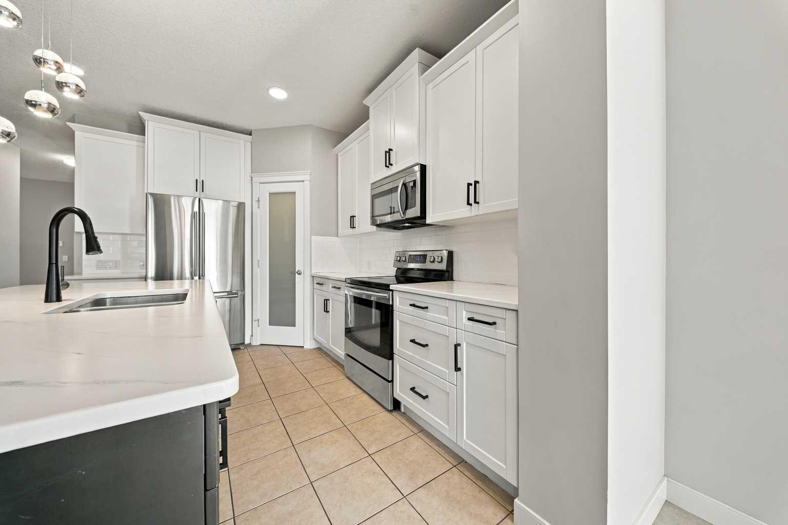 44 Skyview Point Terrace NE
