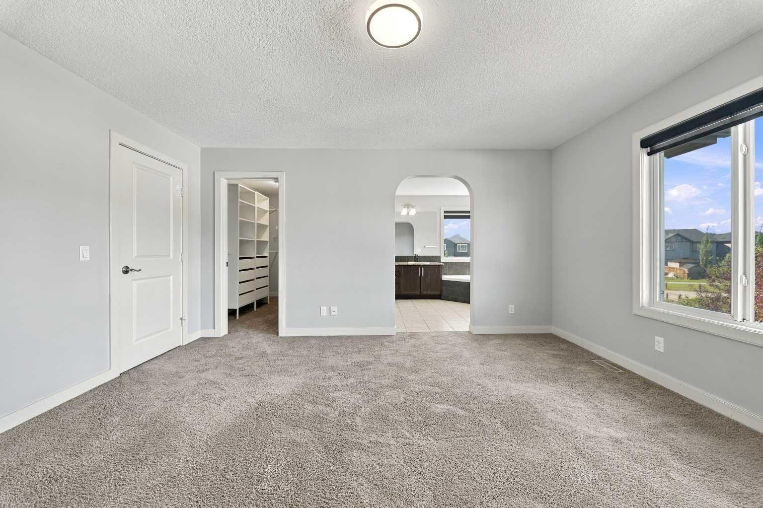44 Skyview Point Terrace NE