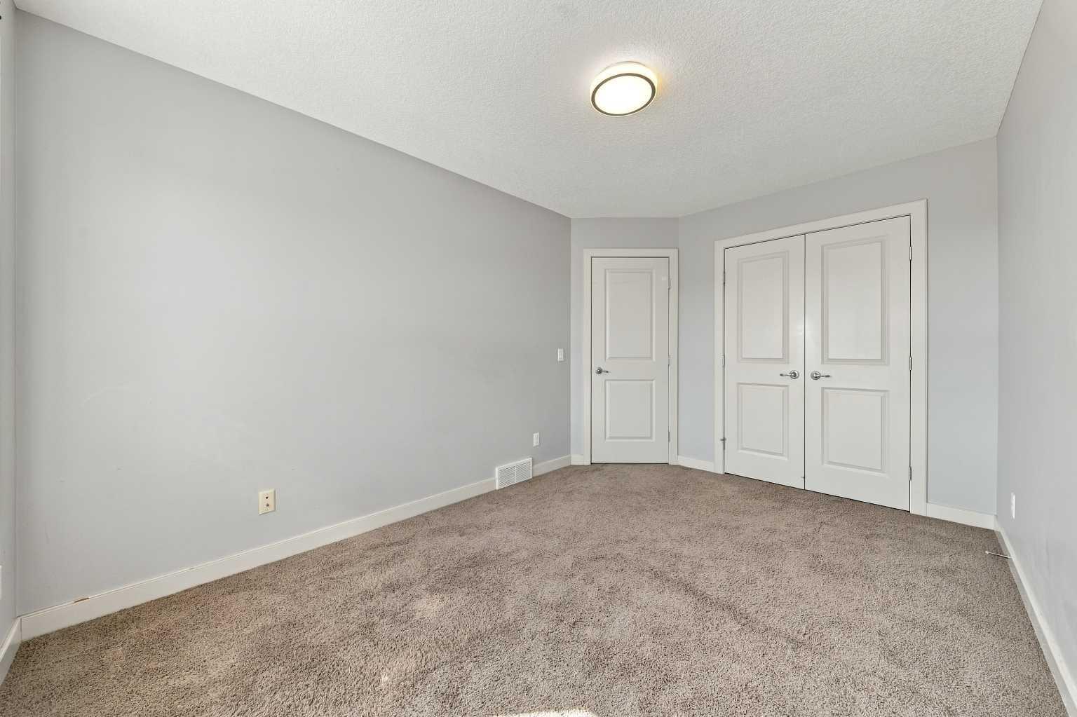 44 Skyview Point Terrace NE