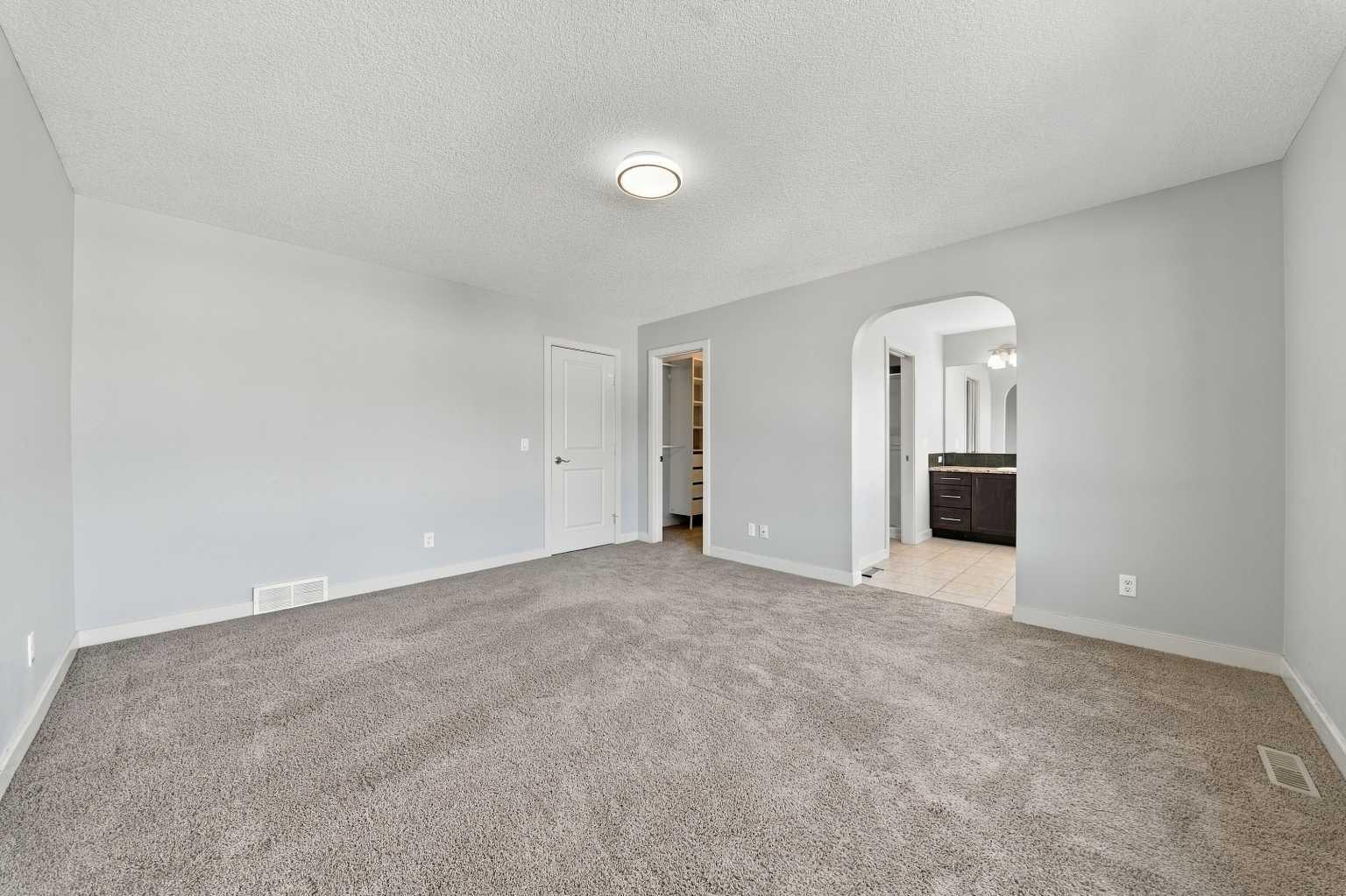 44 Skyview Point Terrace NE
