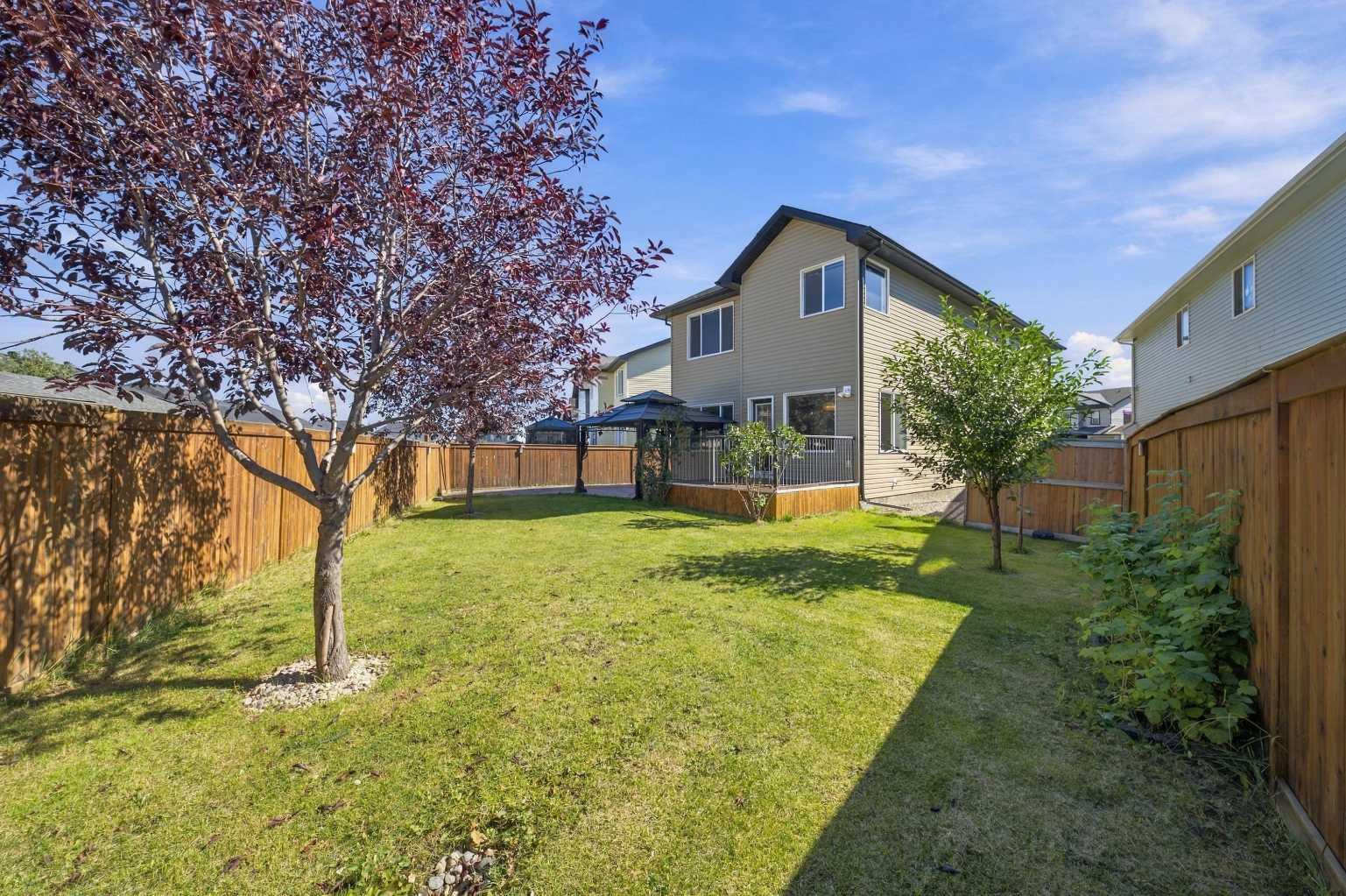 44 Skyview Point Terrace NE