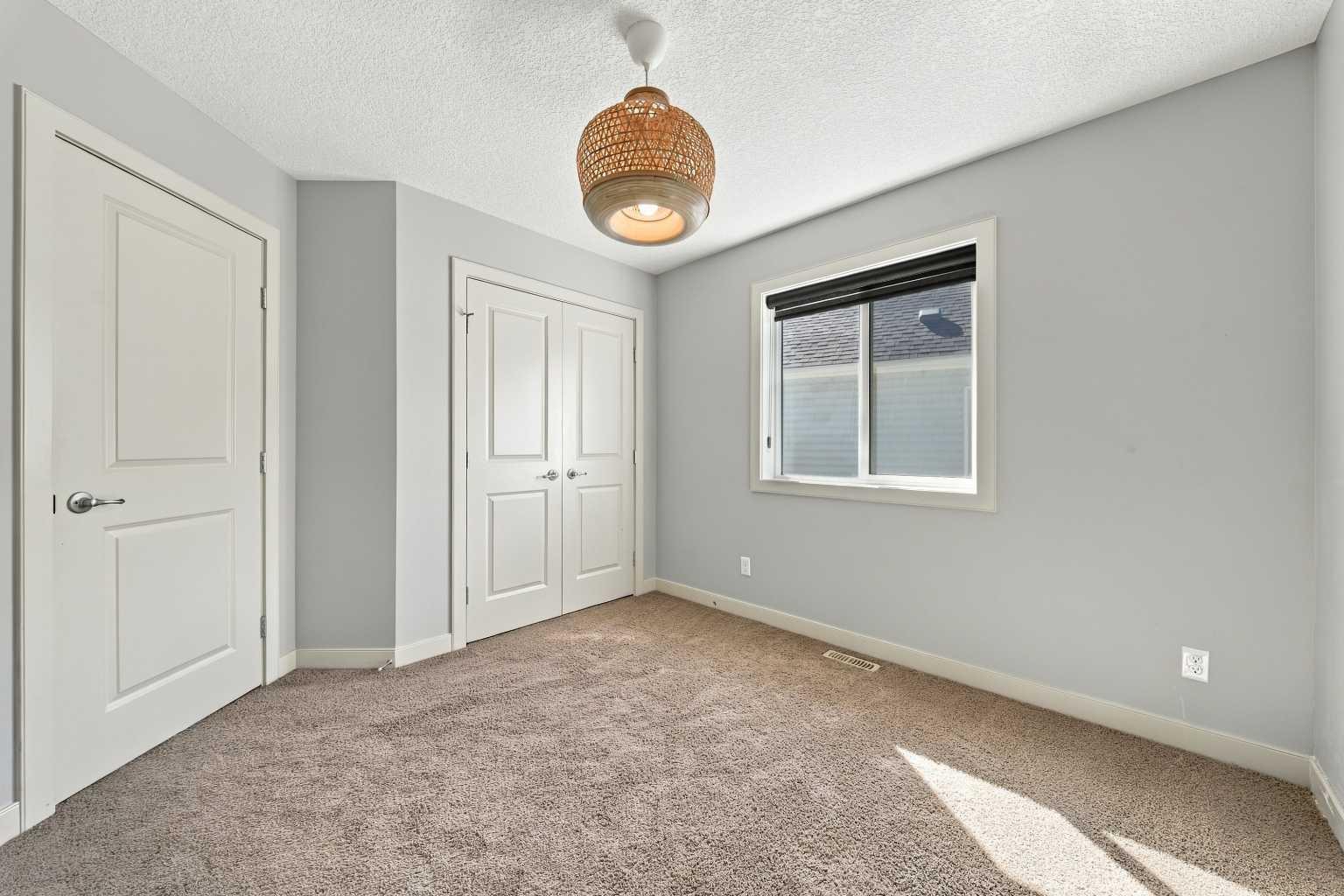 44 Skyview Point Terrace NE