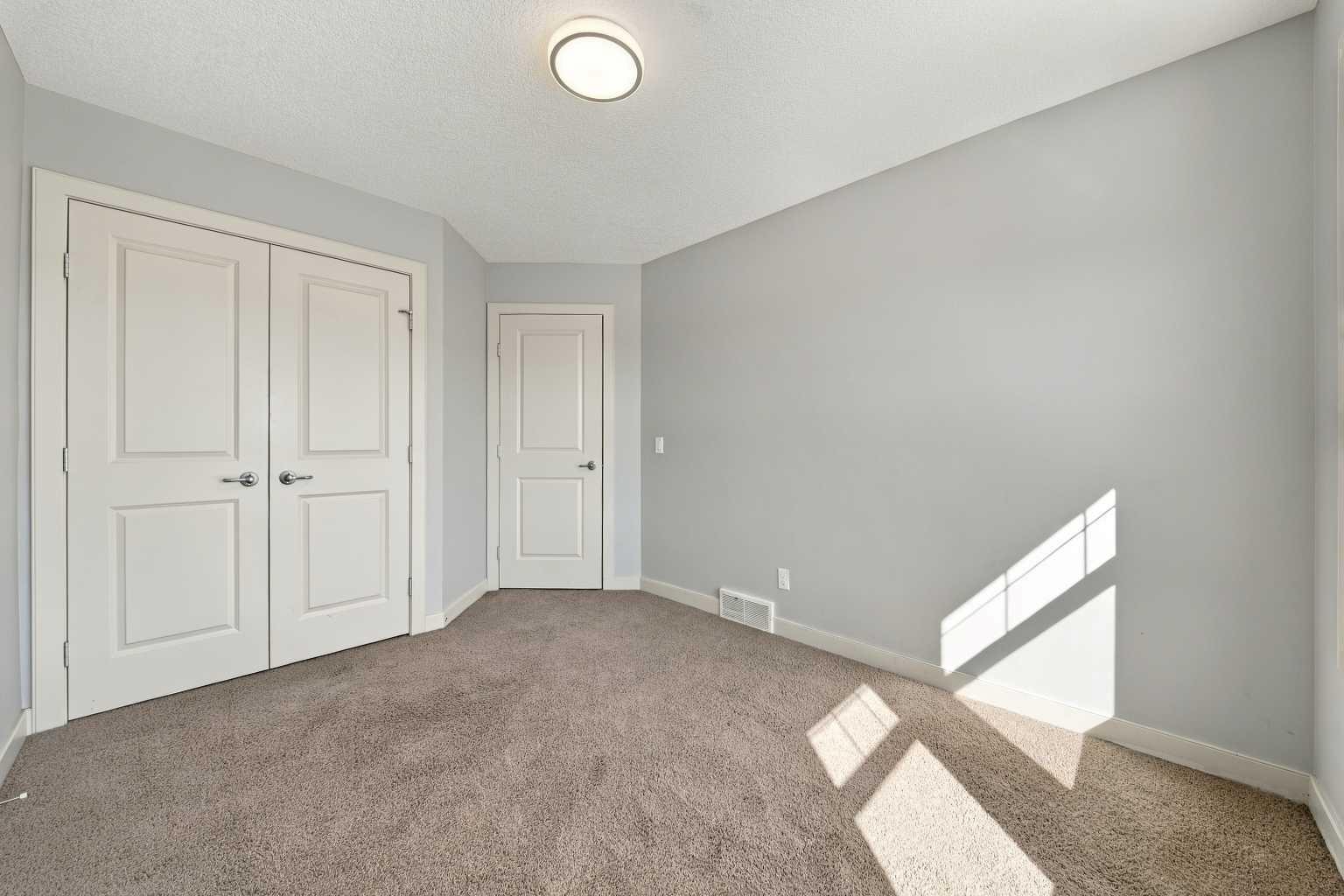 44 Skyview Point Terrace NE