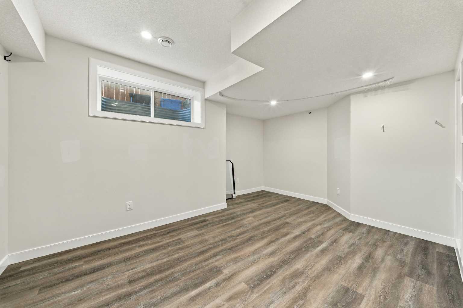 44 Skyview Point Terrace NE