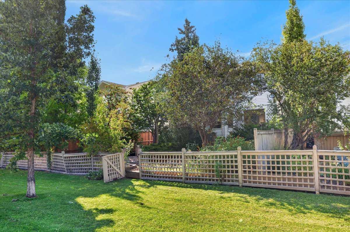 30 Sierra Nevada Way SW