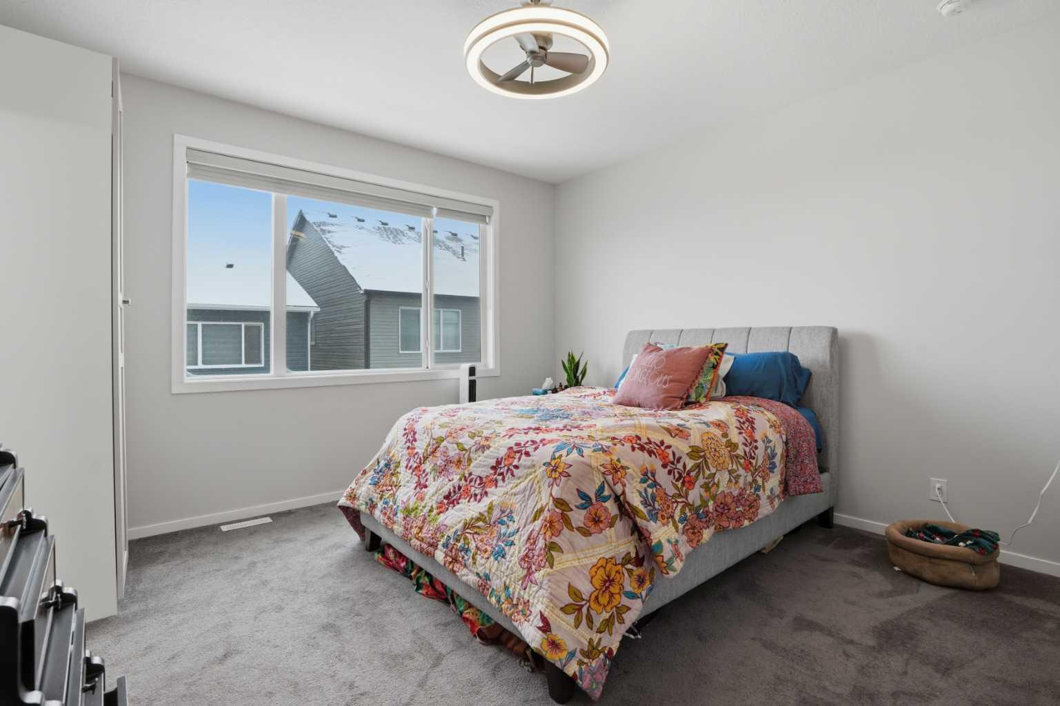 33 Carringwood Street NW