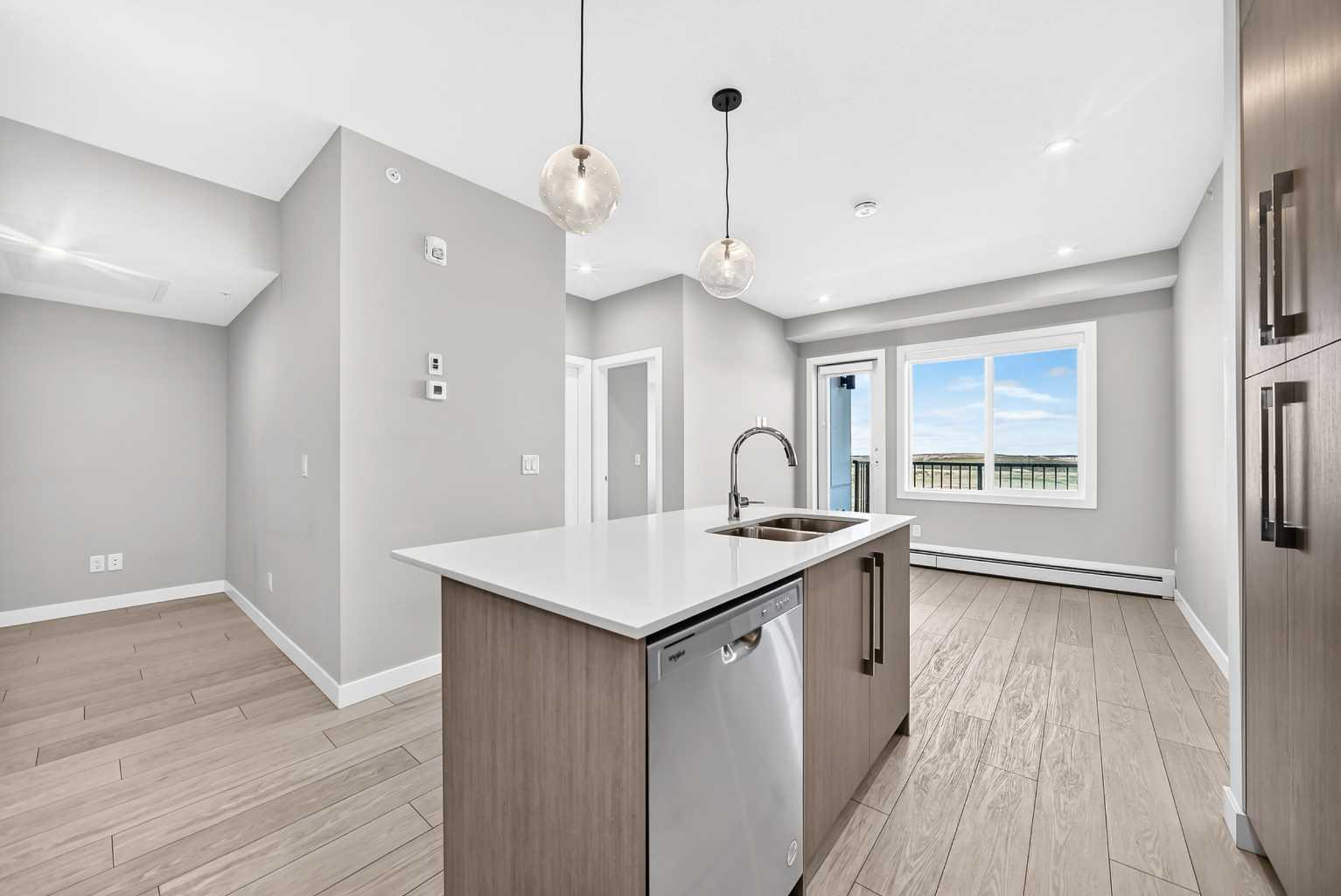 1505, 395 Skyview Parkway NE