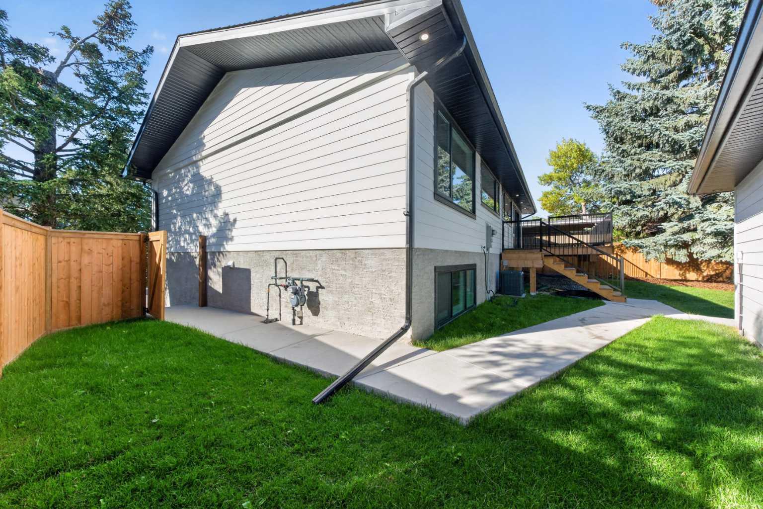 5204 Barron Drive NW