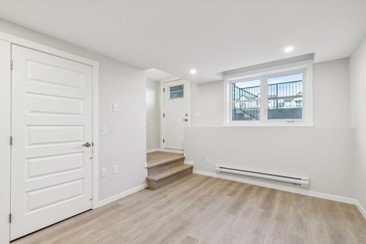 1112, 135 Mahogany Parade SE