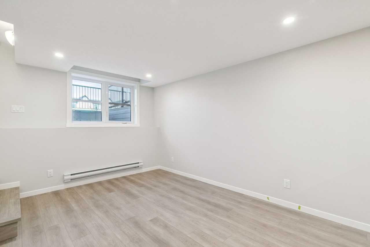 1112, 135 Mahogany Parade SE