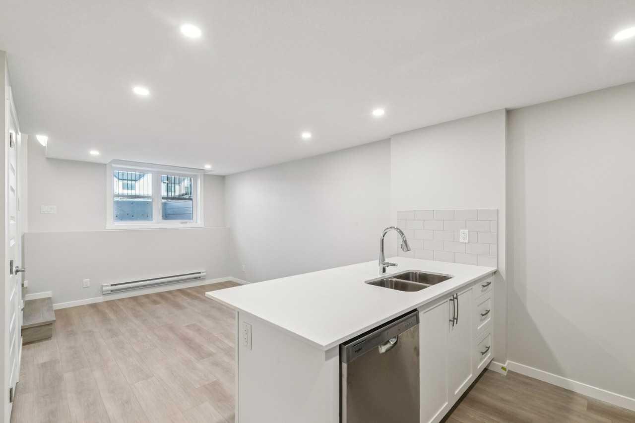 1112, 135 Mahogany Parade SE
