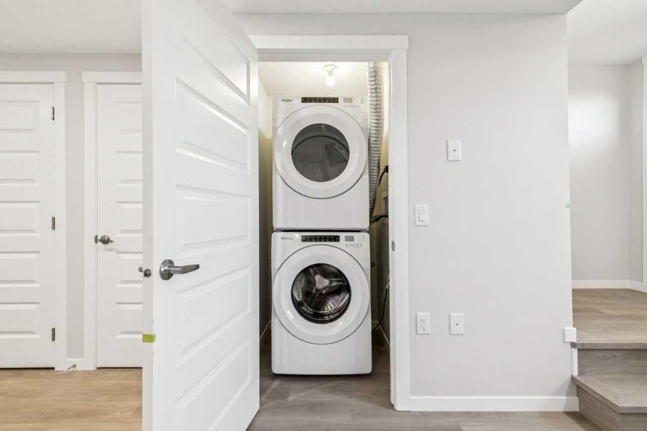 1112, 135 Mahogany Parade SE
